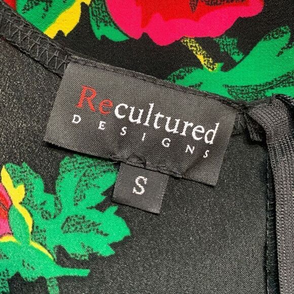 Recultured Designs Adela Dress Black Red Folkloric Floral Print Pleated Retro - Picture 9 of 10